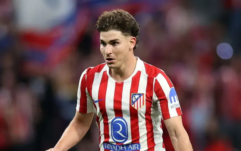 خوليان ألفاريز يحسم قراره النهائي بشأن مغادرة أتلتيكو مدريد نحو وجهة مفاجئة